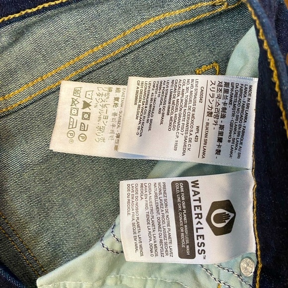 Pre Loved 💗 LEVIS Classic Bootcut 👢Excellent Condition 💙✨ - Picture 3 of 5